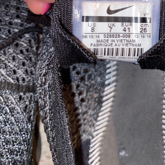 Mens Nike triple black flynit racers - Picture 5 of 5